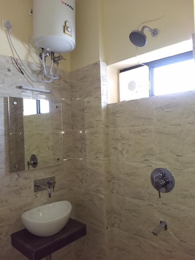 Hotel Reyansh Tanakpur Екстериор снимка