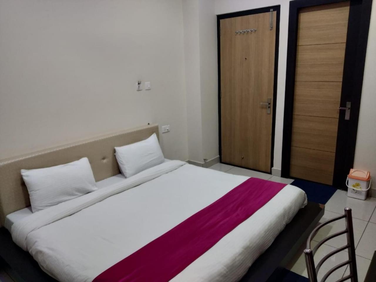 Hotel Reyansh Tanakpur Екстериор снимка