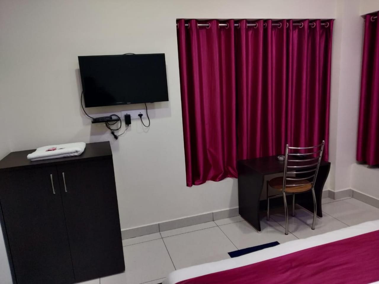 Hotel Reyansh Tanakpur Екстериор снимка