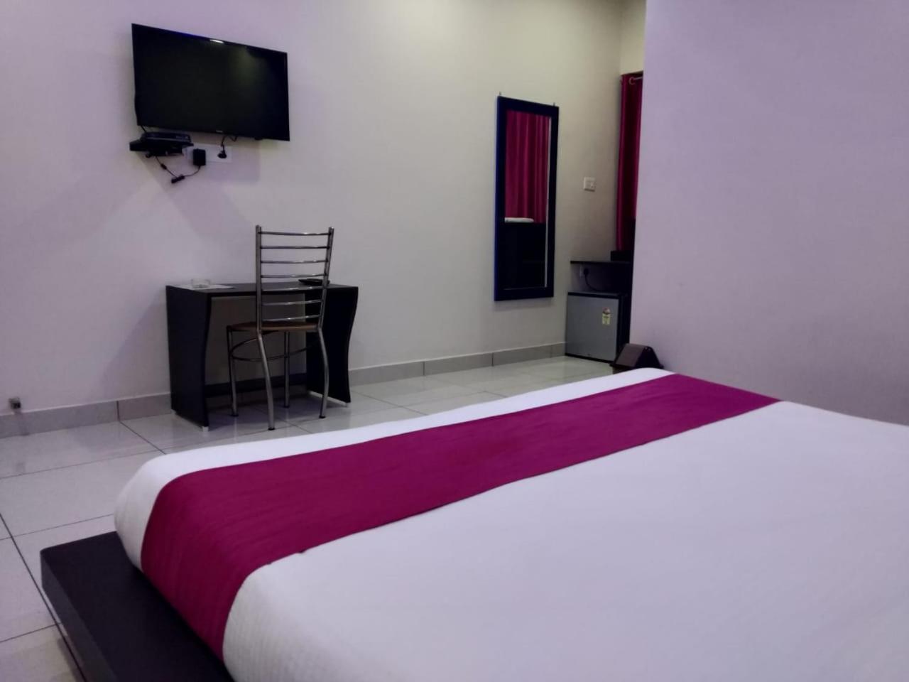 Hotel Reyansh Tanakpur Екстериор снимка