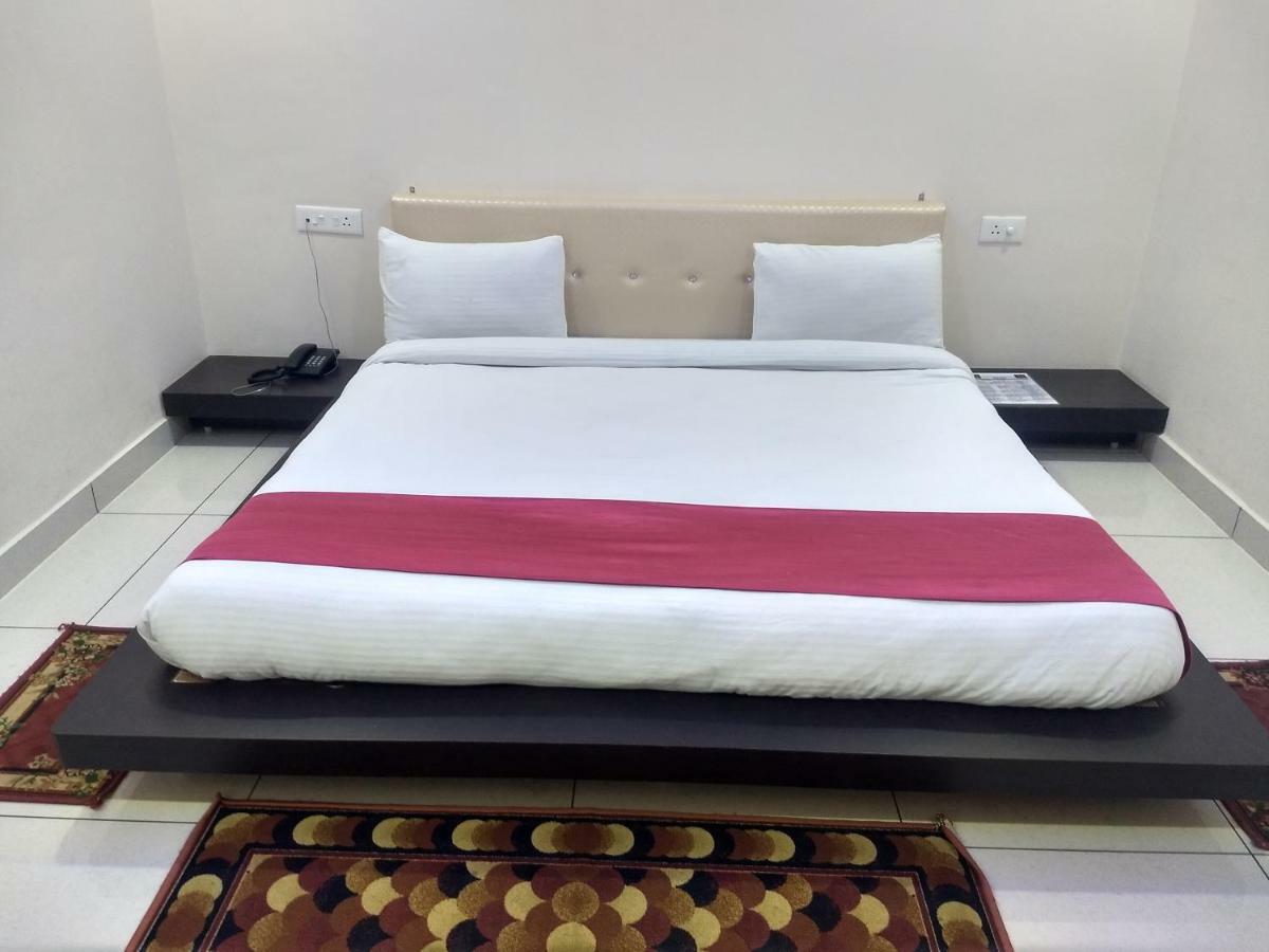 Hotel Reyansh Tanakpur Екстериор снимка