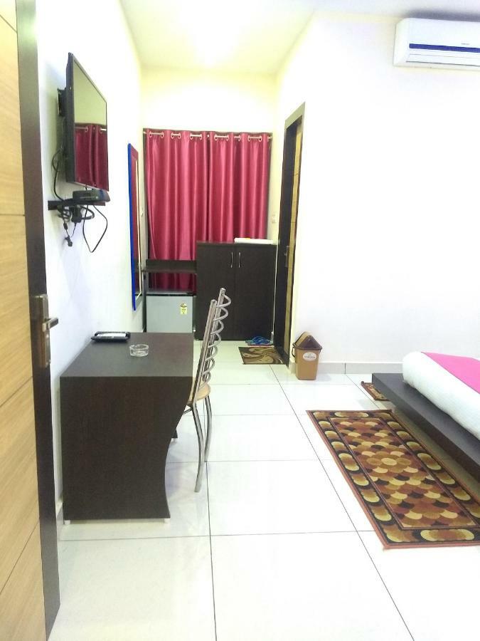 Hotel Reyansh Tanakpur Екстериор снимка